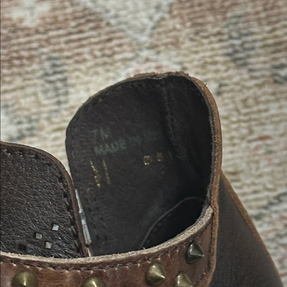Woman’s NWOTs Corral Circle G Leather Ankle Star Studded Booties - Picture 10 of 10